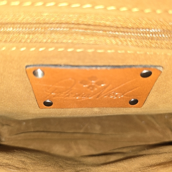 Elegant Blue Embossed Leather Bag - Picture 11 of 17